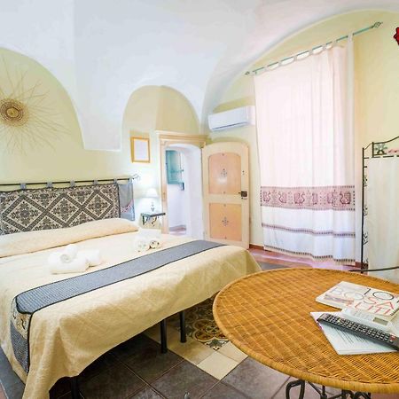 Romeo & Giulietta Rooms Bosa Bagian luar foto